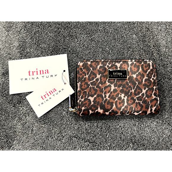 NEW Trina Turk Leopard Print Pink Zip around Wallet - Picture 1 of 6